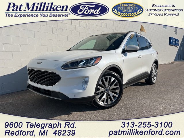 Certified 2022 Ford Escape Titanium w/ Class II Trailer Tow Package image 5