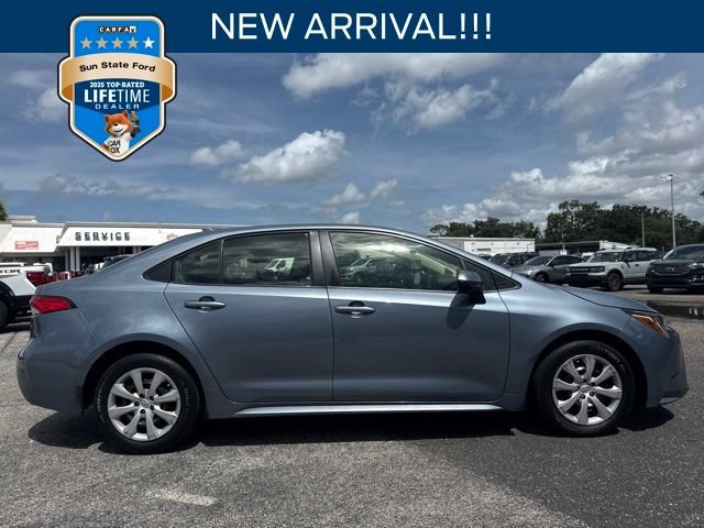 Used 2022 Toyota Corolla LE FWD image 1