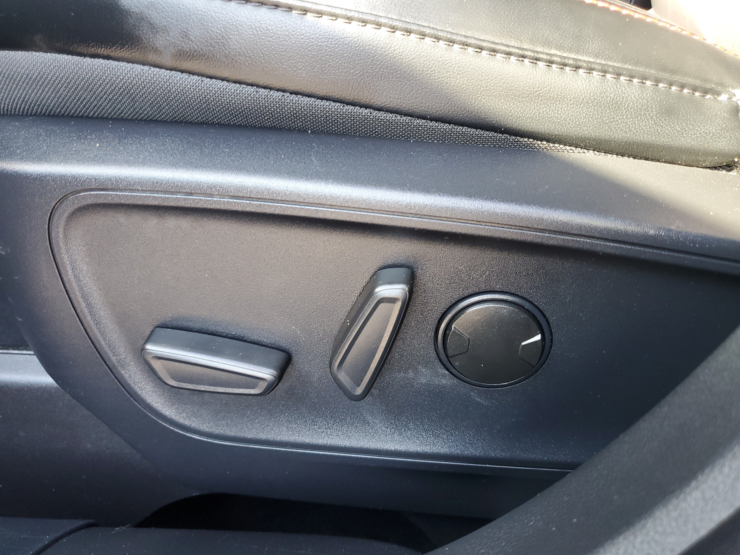 Certified 2025 Ford Escape ST-Line FWD image 16