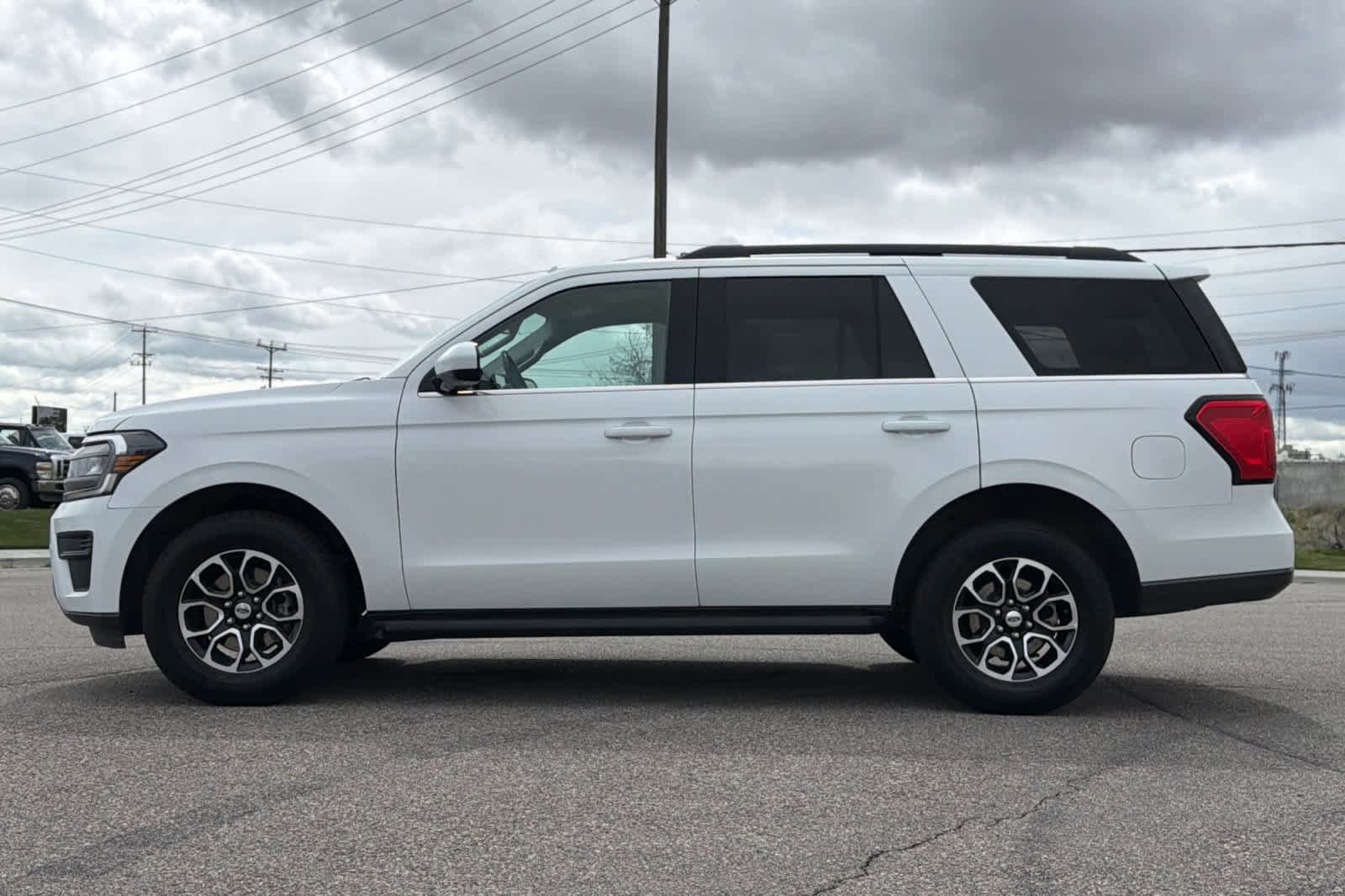 Certified 2024 Ford Expedition XLT AWD/4WD image 2