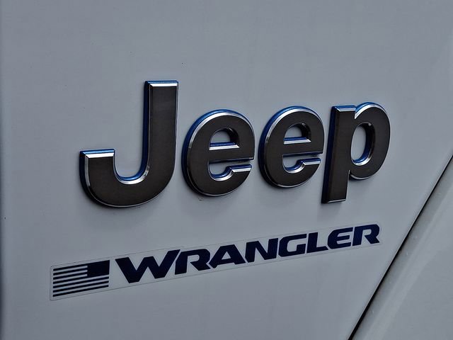 Used 2023 Jeep Wrangler Unlimited Sahara w/ Cold Weather Group AWD/4WD image 29