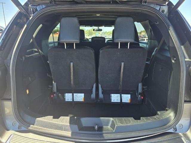 Certified 2018 Ford Explorer XLT w/ Equipment Group 202A AWD/4WD image 33