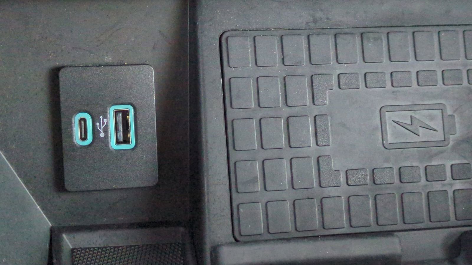 Certified 2022 Ford F150 Lightning Lariat image 33