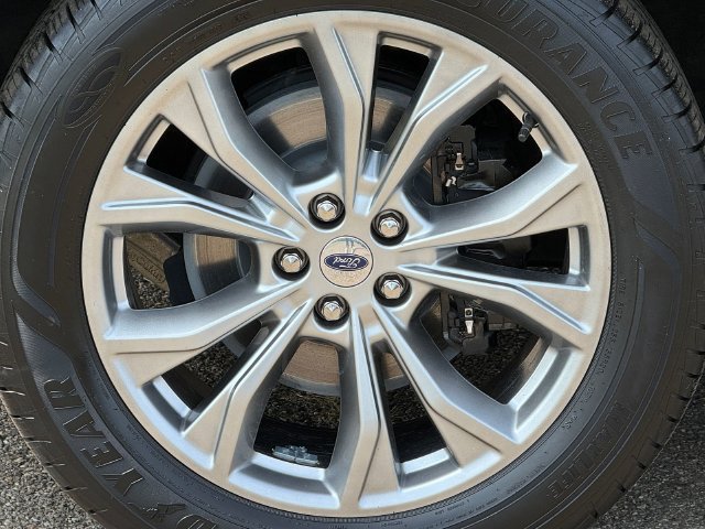 Certified 2022 Ford Explorer Limited w/ Equipment Group 301A AWD/4WD image 15