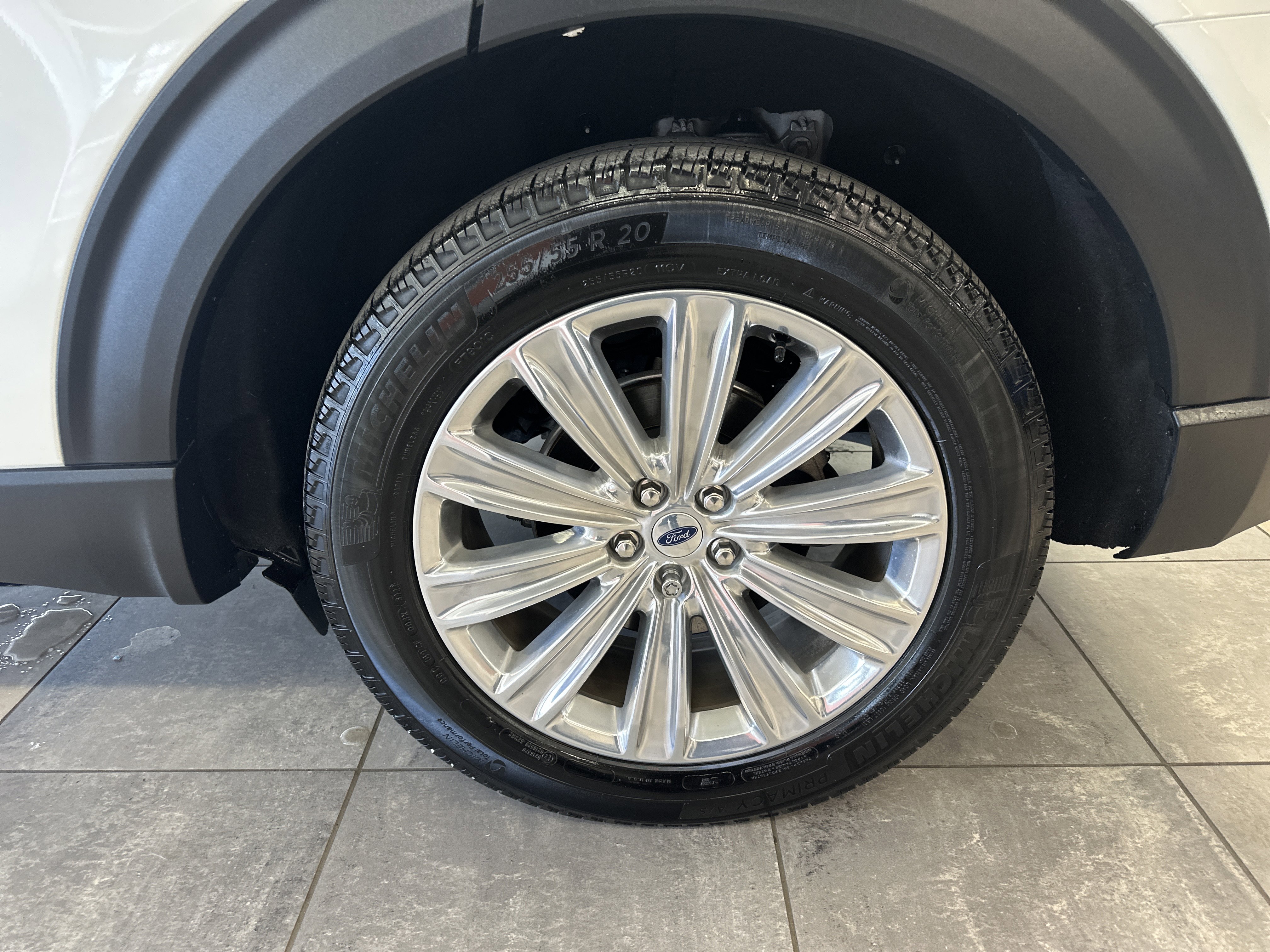 Certified 2023 Ford Explorer Limited w/ Equipment Group 301A image 9