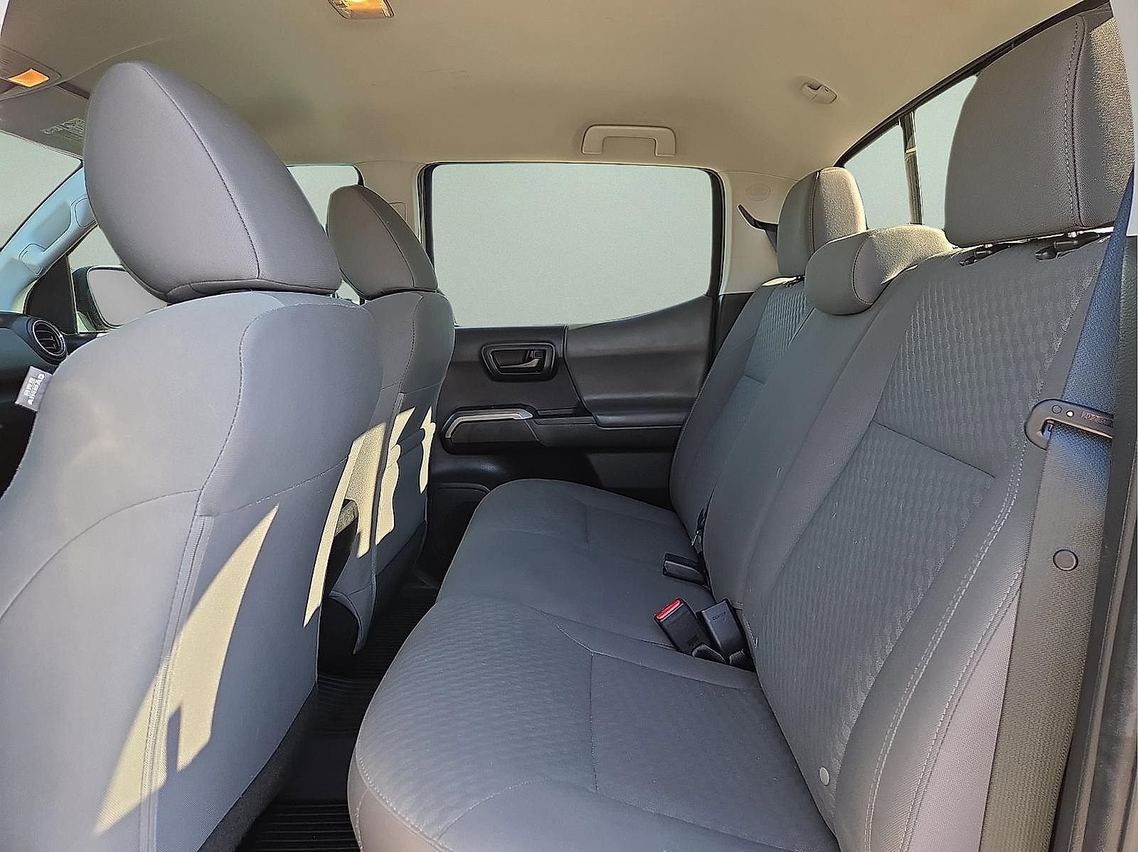 Used 2022 Toyota Tacoma SR5 RWD image 10