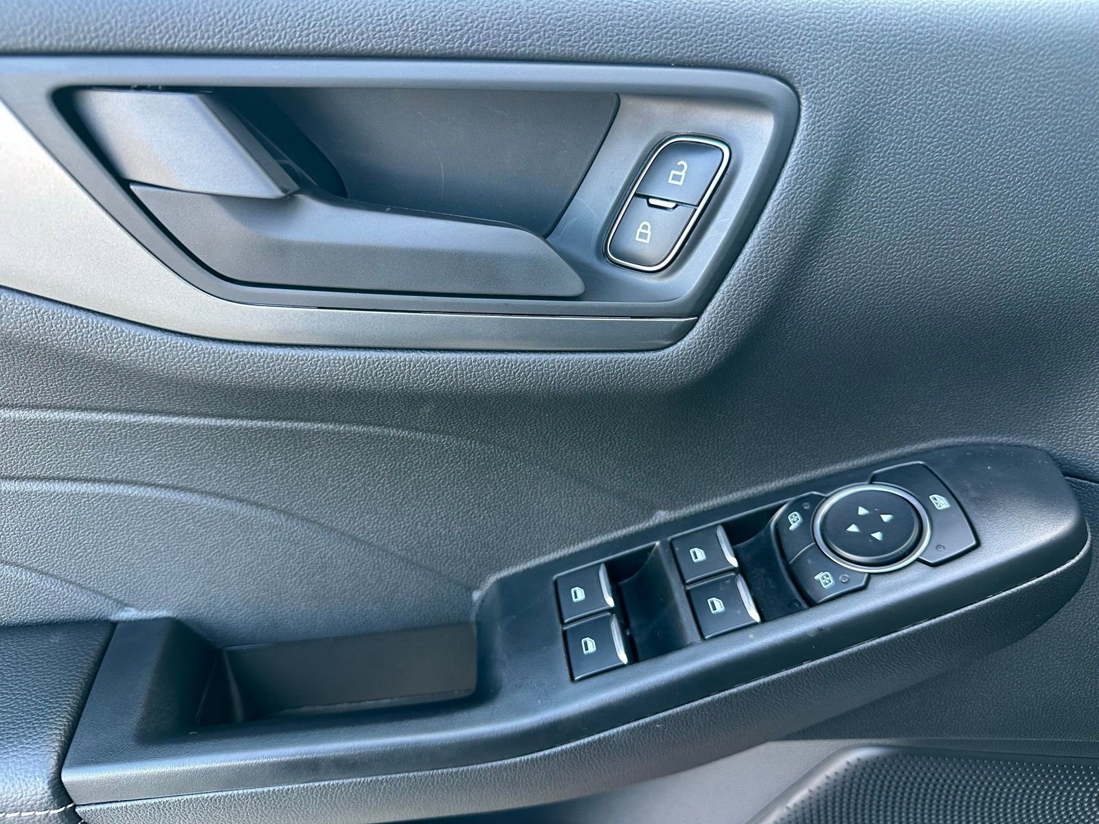 Certified 2025 Ford Escape Active image 6