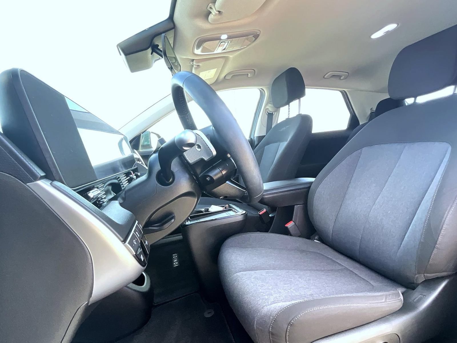 Used 2025 Hyundai Ioniq 5 SE AWD/4WD image 10