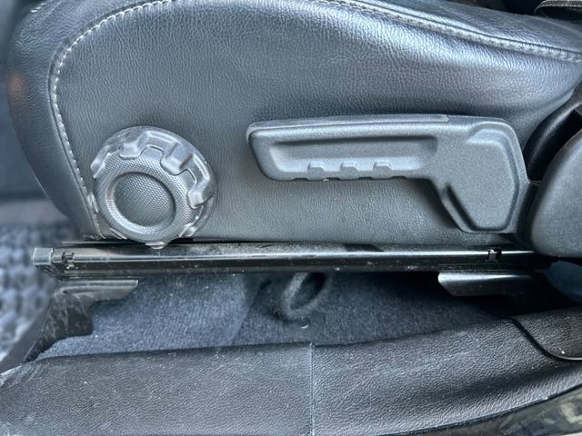 Used 2018 Jeep Wrangler Unlimited Sahara AWD/4WD image 13