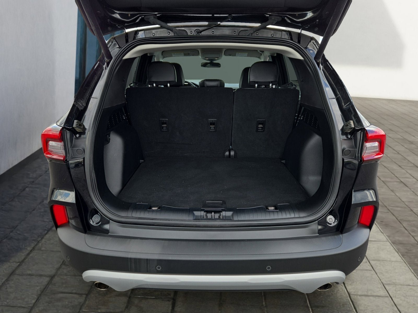 Certified 2023 Ford Escape Platinum AWD/4WD image 25