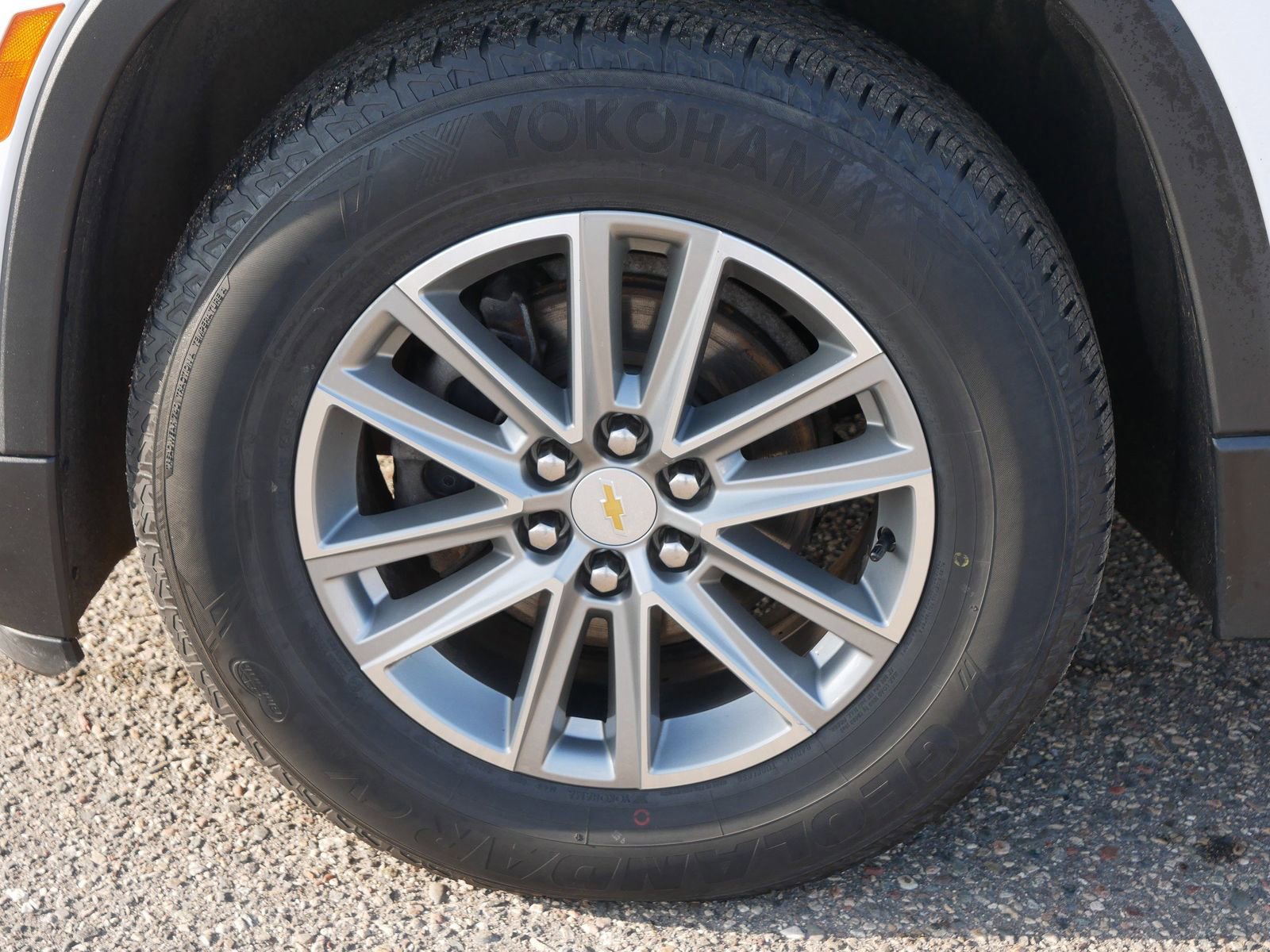 Used 2023 Chevrolet Traverse LT image 11