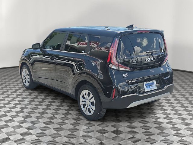Used 2024 Kia Soul LX FWD image 4