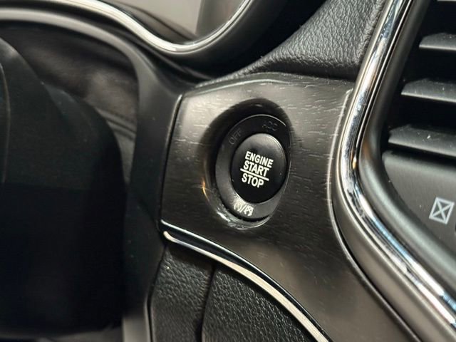 Used 2018 Jeep Grand Cherokee Limited image 16