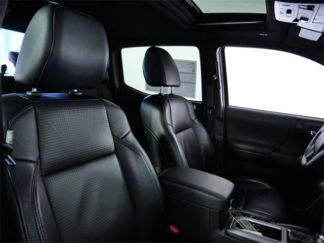 Used 2020 Toyota Tacoma TRD Sport image 12