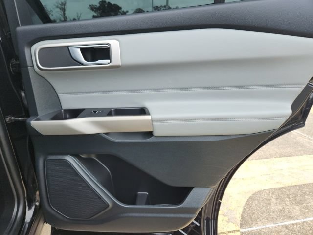 Certified 2022 Ford Explorer XLT w/ Equipment Group 202A AWD/4WD image 18