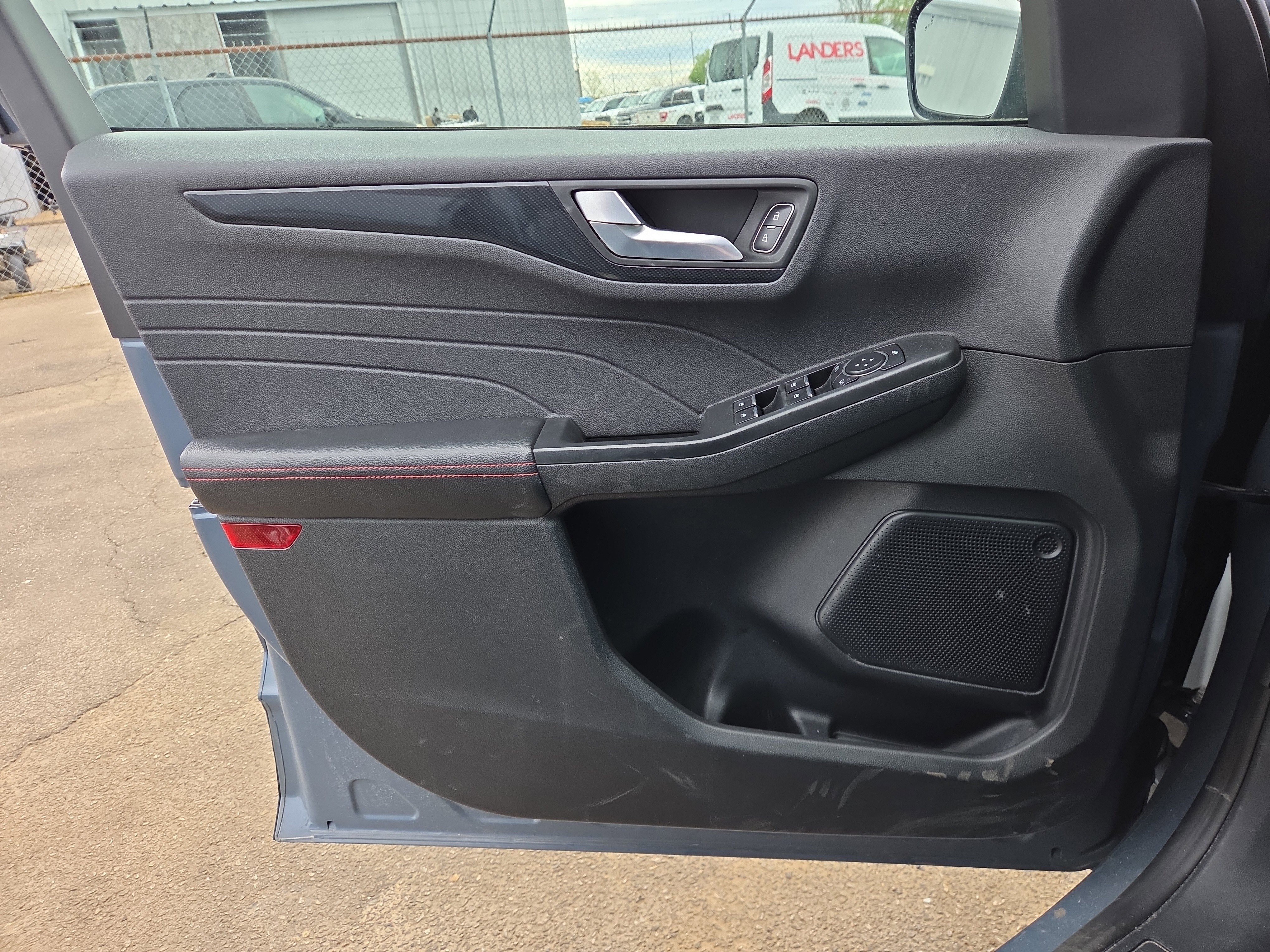 Certified 2025 Ford Escape ST-Line image 17