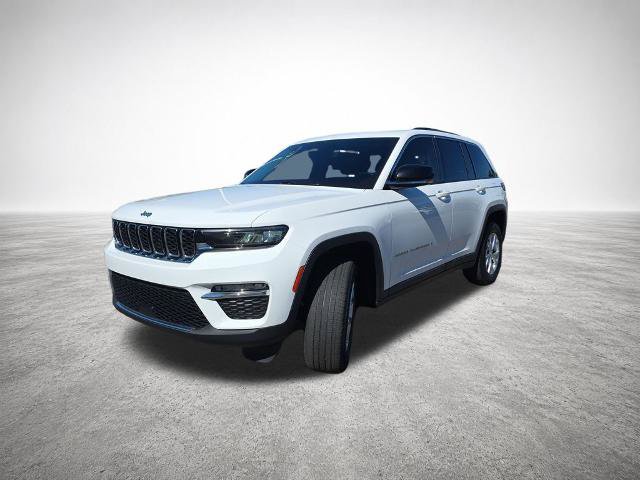 Used 2023 Jeep Grand Cherokee Limited AWD/4WD image 4