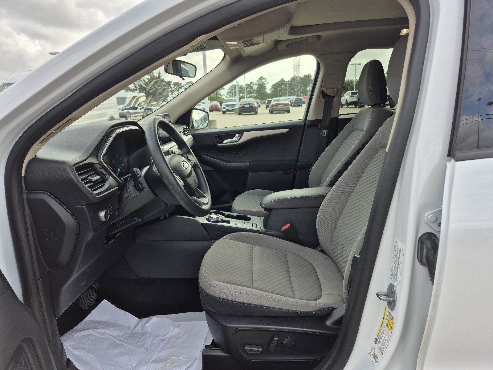 Certified 2020 Ford Escape SE image 7