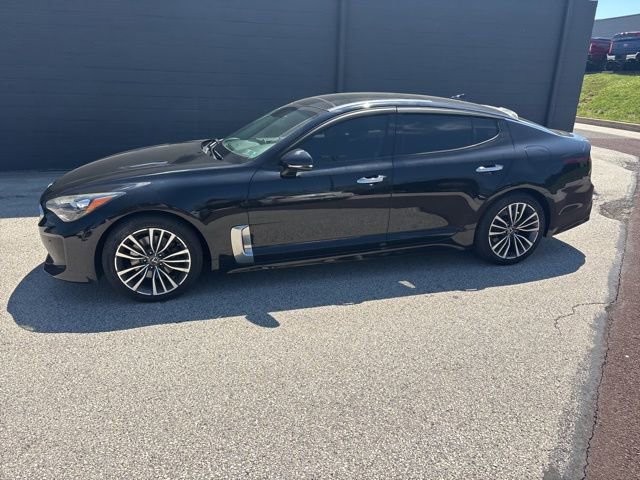 Used 2018 Kia Stinger Premium AWD/4WD image 2