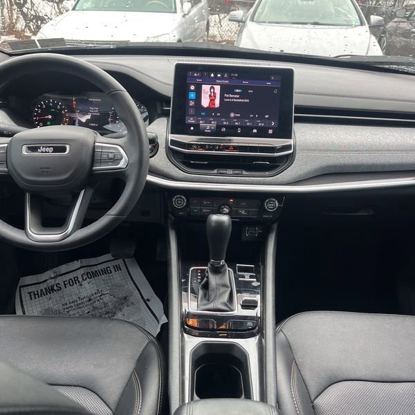 Used 2023 Jeep Compass Latitude image 26