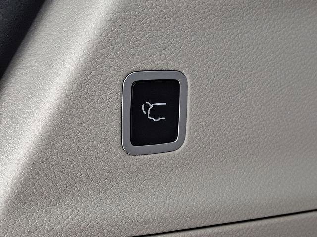 Used 2018 Chrysler Pacifica Touring-L Plus FWD image 32