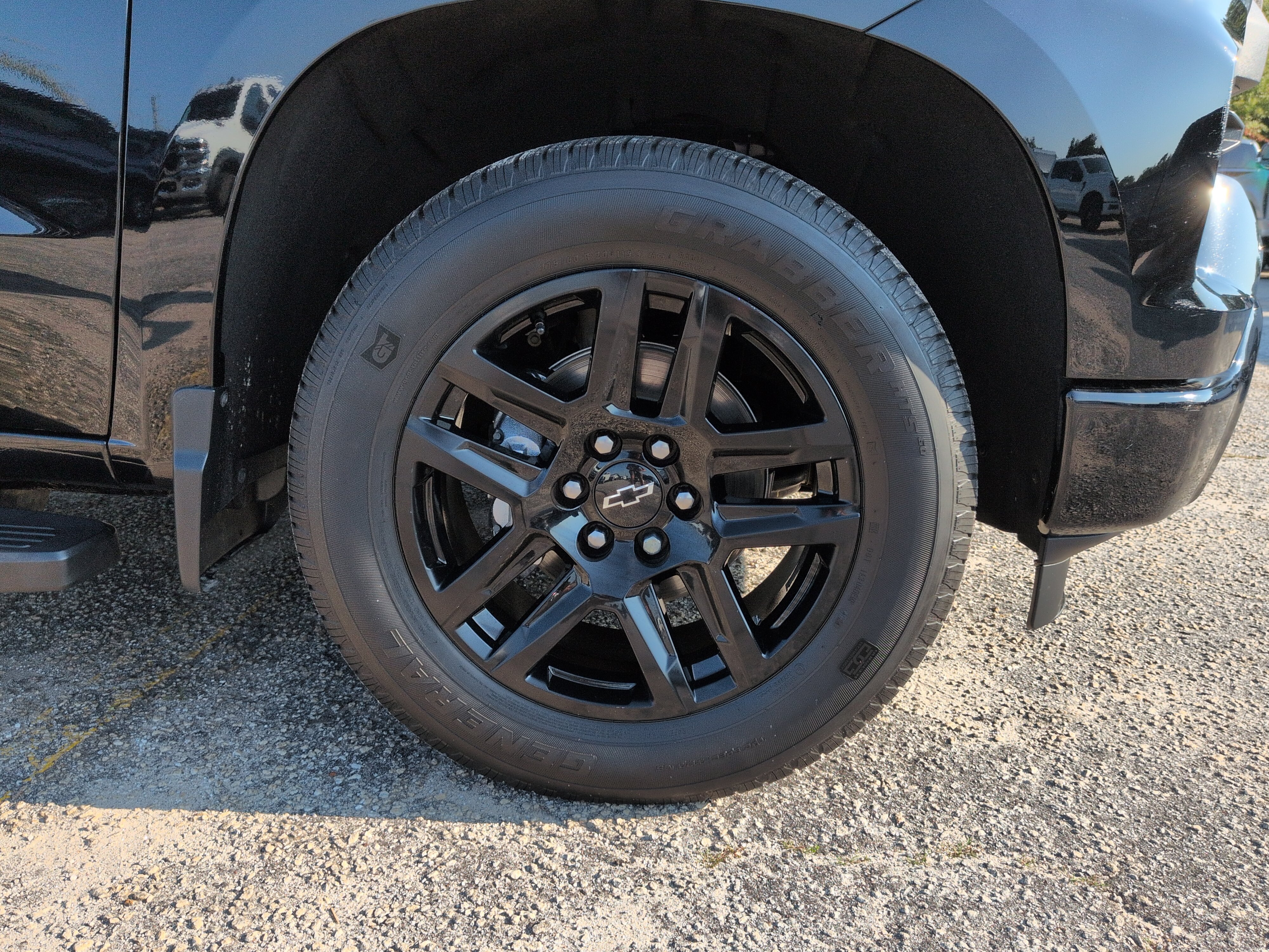 Used 2023 Chevrolet Silverado 1500 Custom w/ LPO, Dark Essentials Package RWD image 9