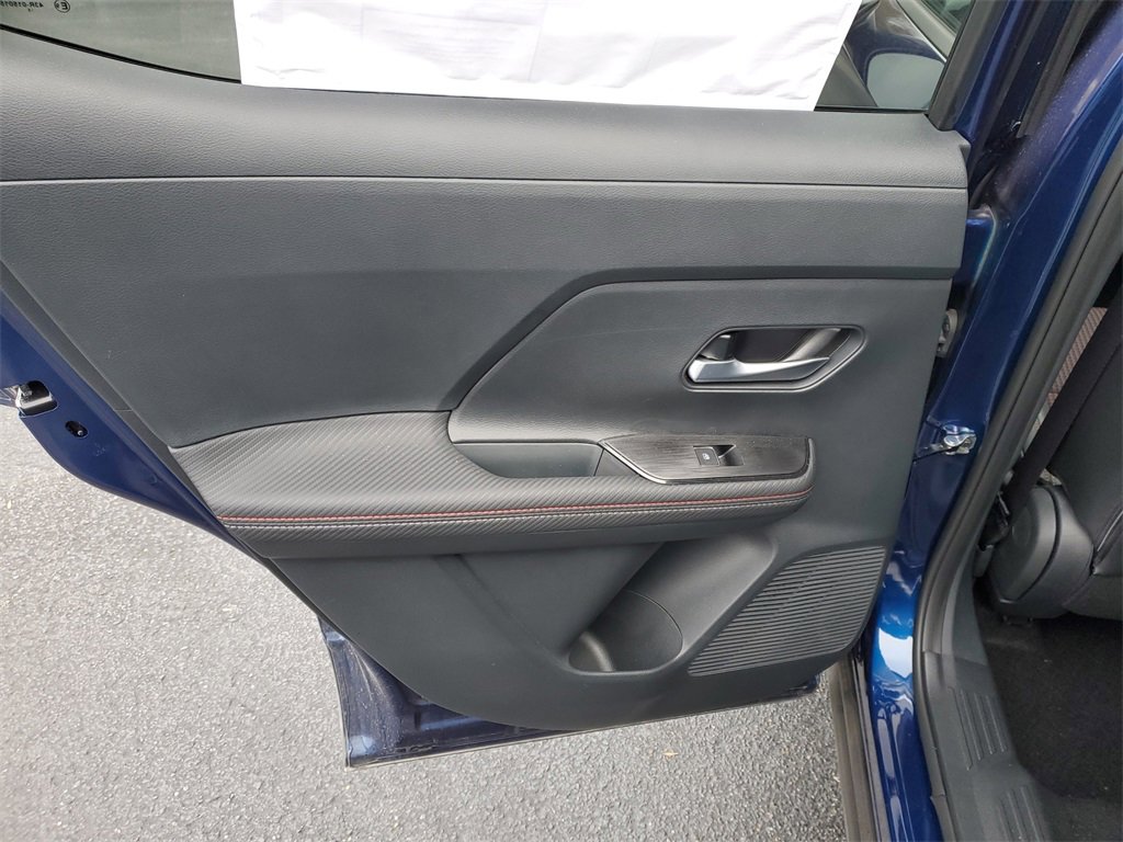 Used 2025 Nissan Kicks SR image 7