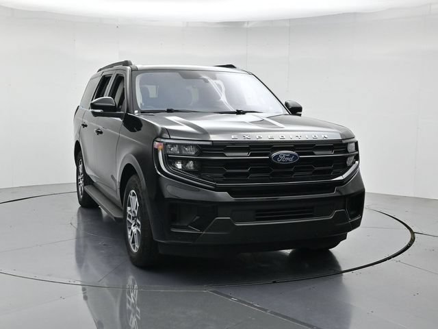 Certified 2025 Ford Expedition Active AWD/4WD image 4