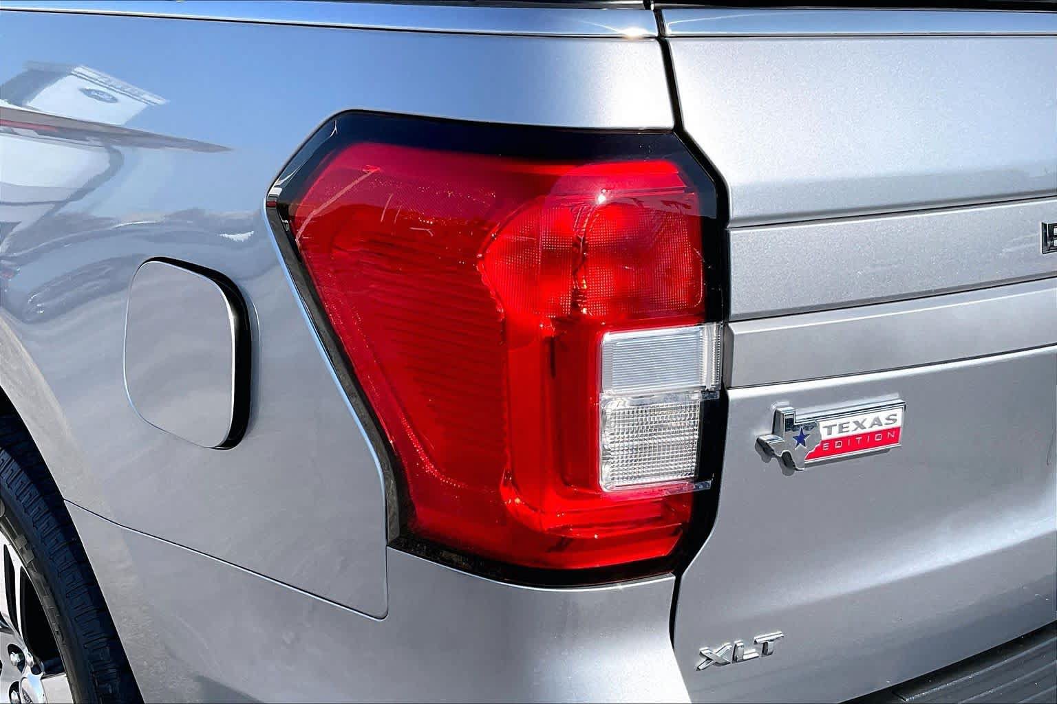 Certified 2024 Ford Expedition XLT RWD image 25