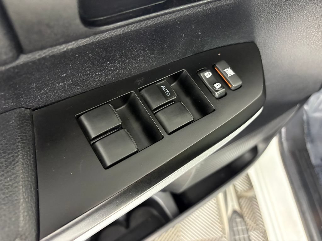 Used 2017 Toyota Tundra SR5 AWD/4WD image 13