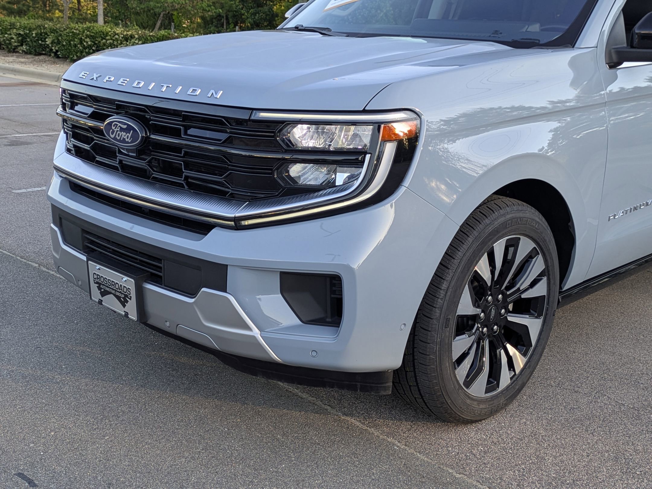 Certified 2025 Ford Expedition Platinum w/ Driver's Package AWD/4WD image 10