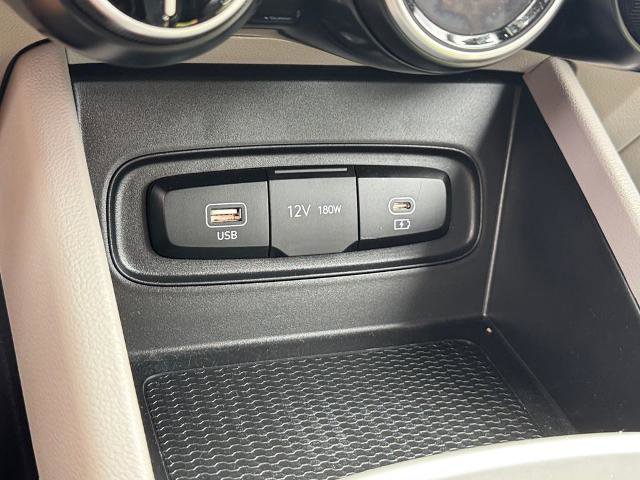 Used 2023 Hyundai Venue SEL FWD image 23