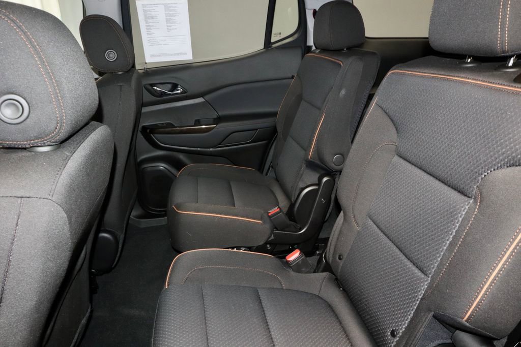 Used 2023 GMC Acadia AT4 image 23