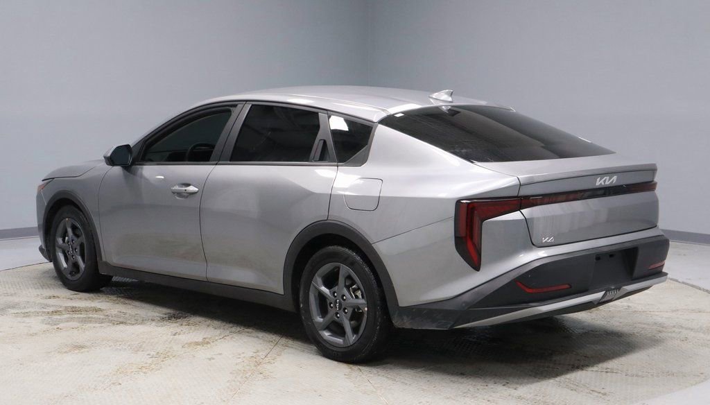 Used 2025 Kia K4 LXS image 3