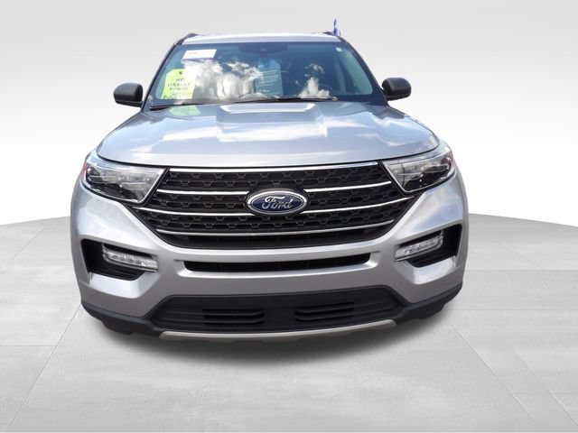 Certified 2023 Ford Explorer XLT w/ Equipment Group 202A RWD image 2