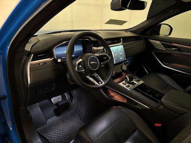 Used 2023 Jaguar F-PACE SVR image 8