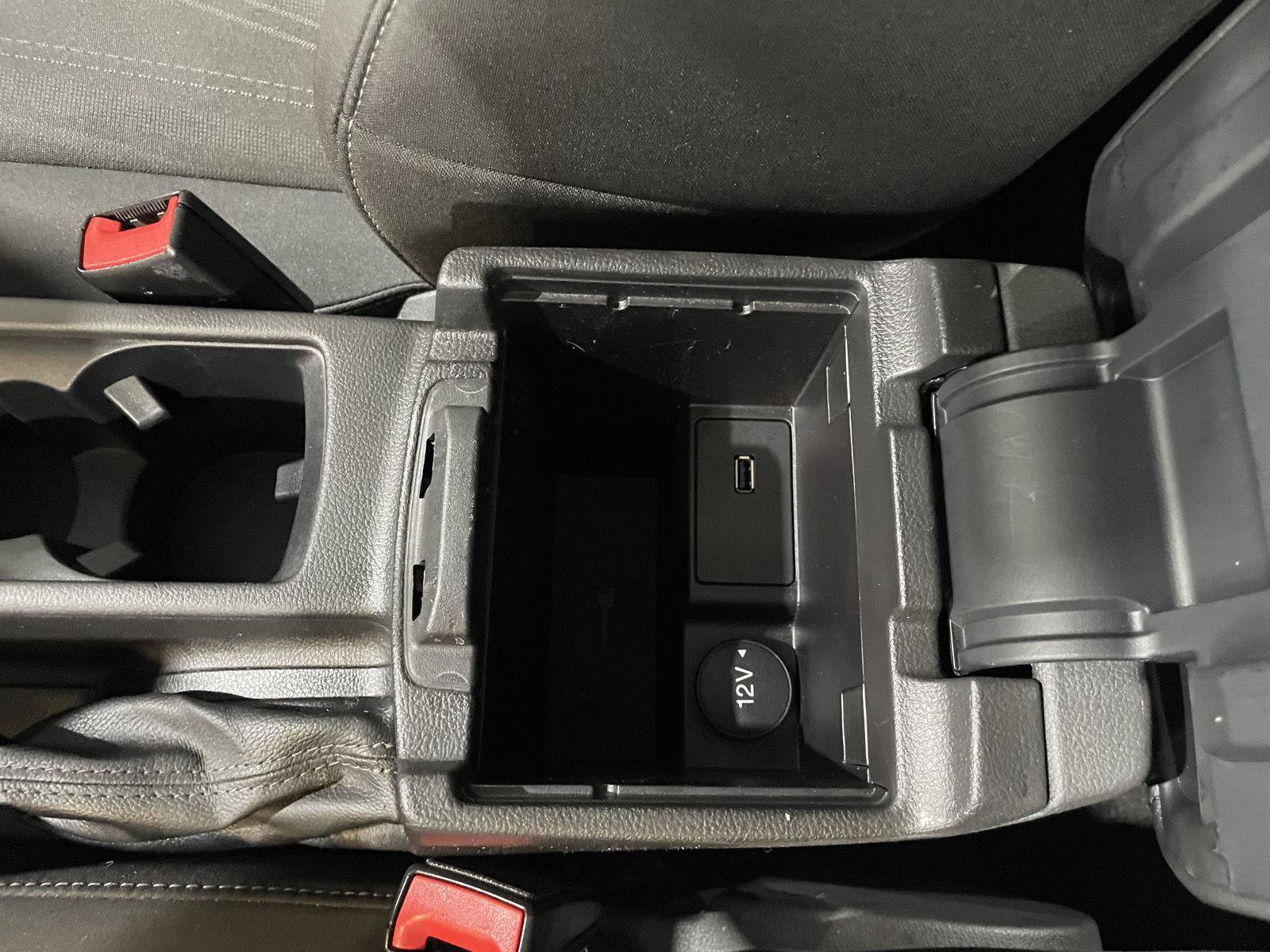 Certified 2018 Ford Focus SE FWD image 31