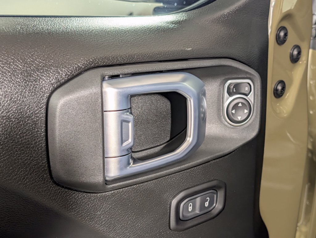 Used 2026 Jeep Gladiator Mojave AWD/4WD image 25