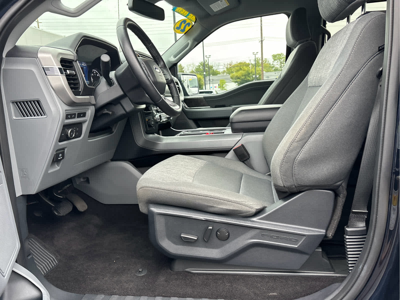 Certified 2022 Ford F150 XLT w/ Equipment Group 302A High image 13