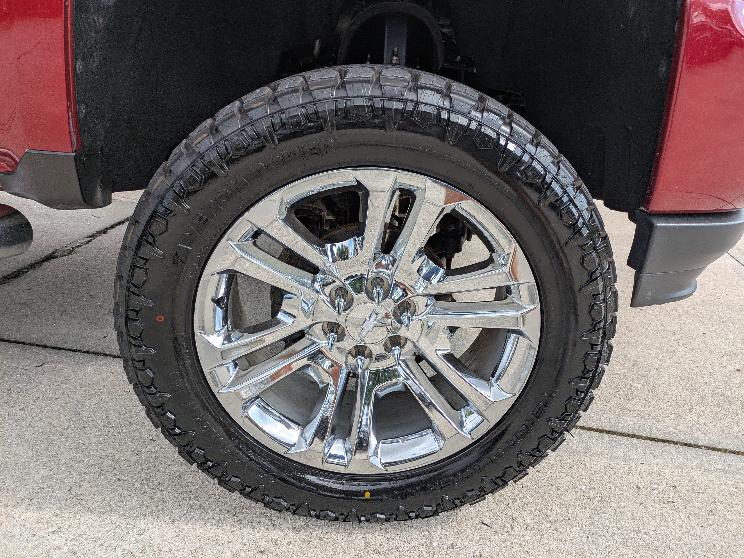 Used 2018 Chevrolet Silverado 1500 LTZ Z71 w/ LTZ Plus Package AWD/4WD image 11