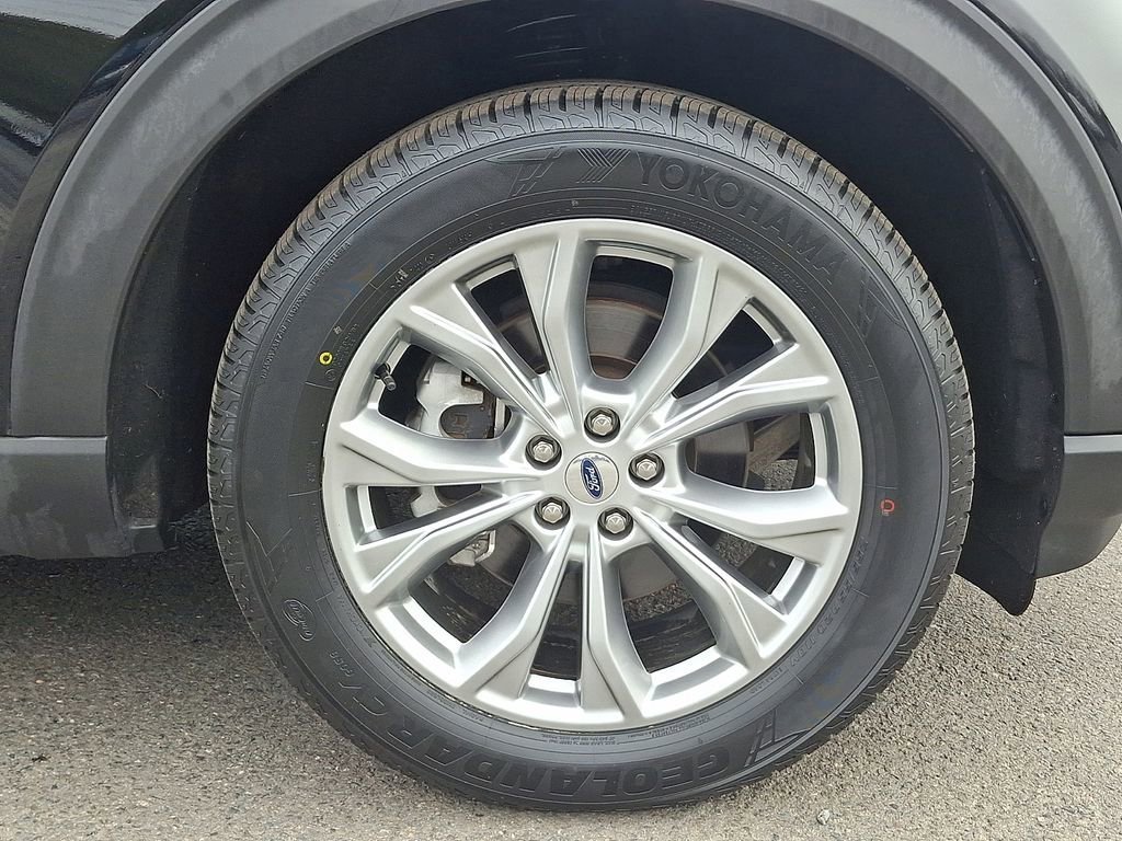 Certified 2021 Ford Explorer XLT w/ Equipment Group 202A image 9