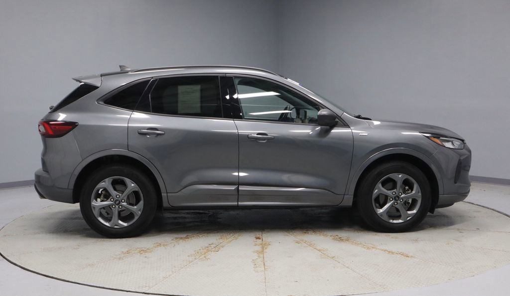 Certified 2023 Ford Escape ST-Line w/ Tech Pack #1 AWD/4WD image 13
