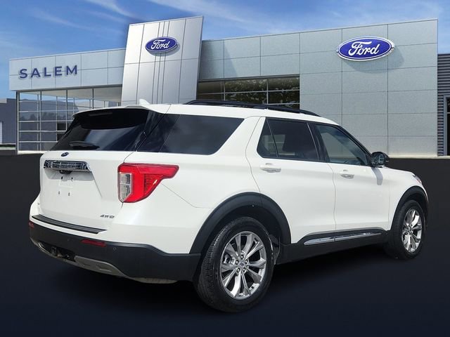Certified 2023 Ford Explorer XLT w/ Equipment Group 202A AWD/4WD image 3