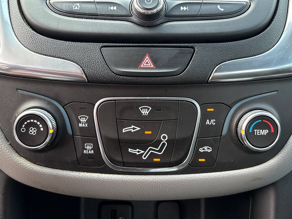 Used 2018 Chevrolet Equinox LS FWD image 15
