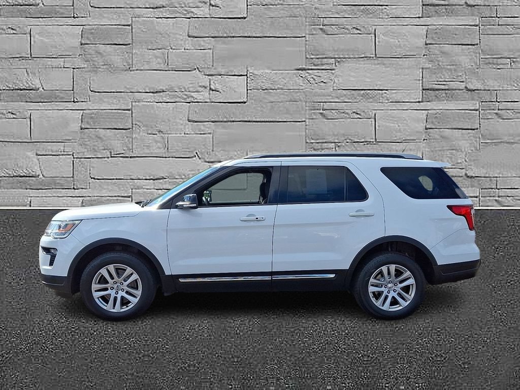 Certified 2018 Ford Explorer XLT w/ Equipment Group 201A AWD/4WD image 6