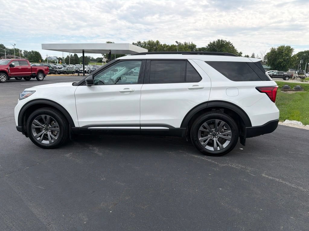 Certified 2025 Ford Explorer Active w/ Active Comfort Package AWD/4WD image 7