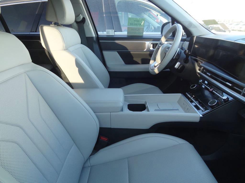 Used 2025 Hyundai Santa Fe SEL image 7