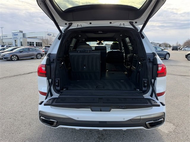 Used 2022 BMW X7 M50i w/ Cold Weather Package image 11