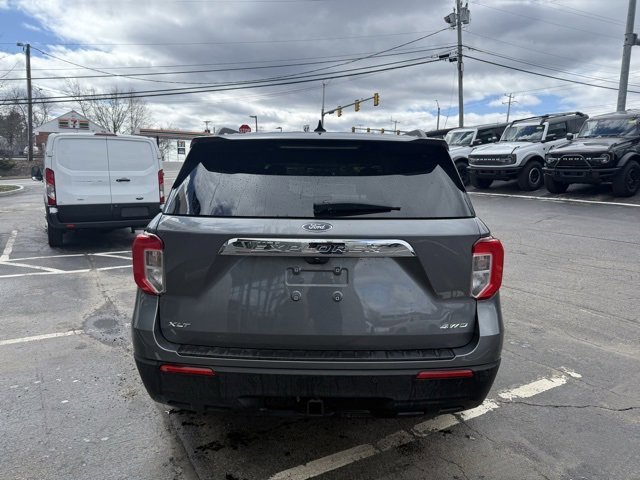 Certified 2024 Ford Explorer XLT w/ Class IV Trailer Tow Package image 4