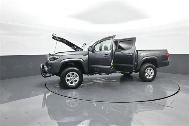 Used 2018 Toyota Tacoma SR image 43